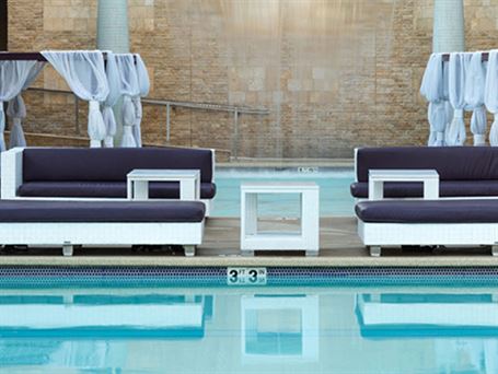 The Best Materials for Poolside Furniture