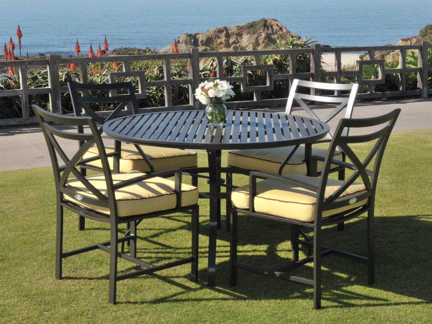 Fall into Autumn with these Outdoor Decorating Tips for the Season